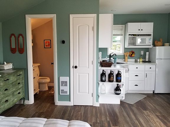 5th image of 580B Helman Ln
