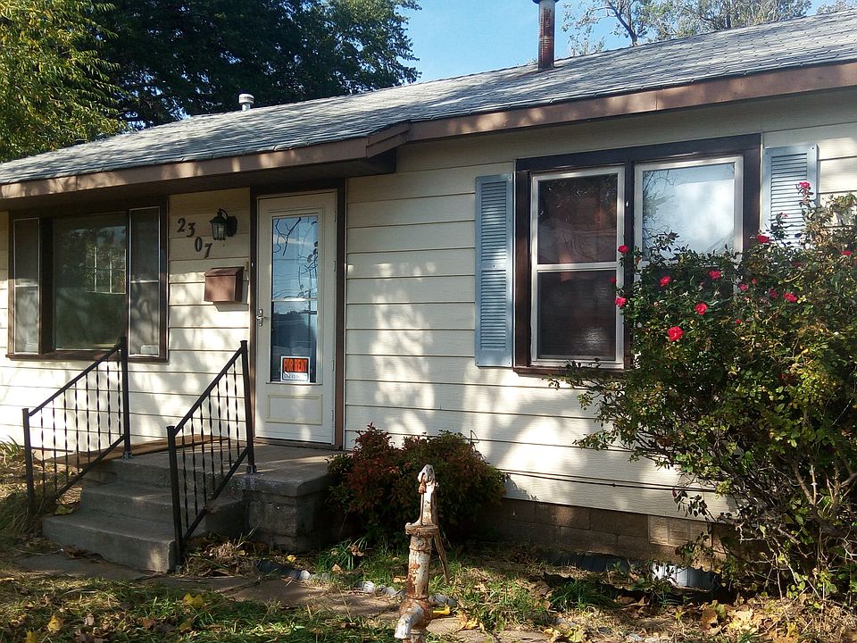 2nd image of 2307 SW 43rd St