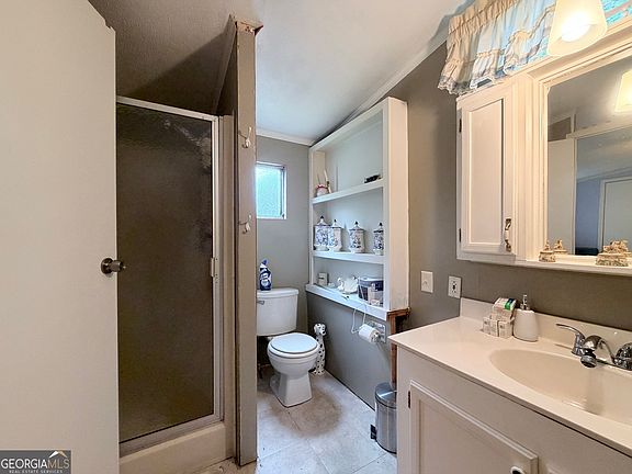 4th image of 150 Woodhaven Trl