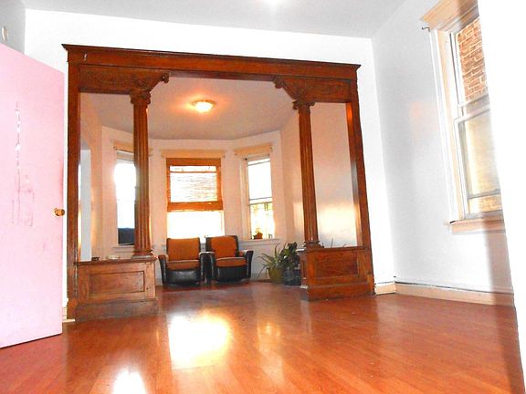 4th image of 1438 N Western Ave Floor 1