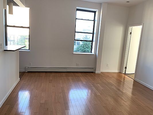 5th image of 10-50 44th Dr #3