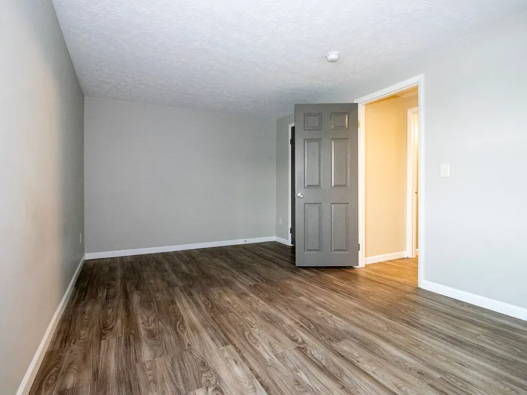 1155 N Elm St #F — Photo 8