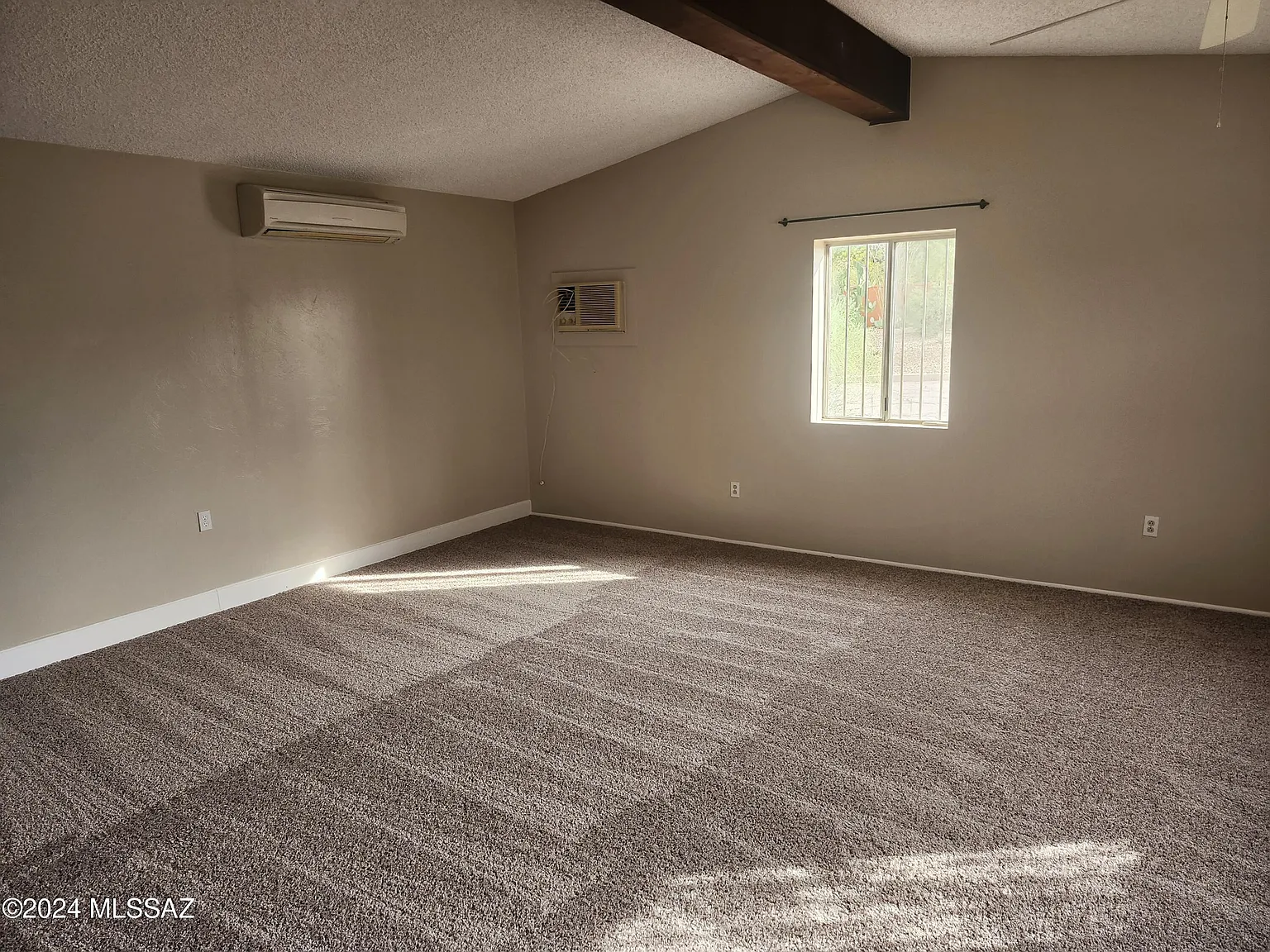 3 bed, 2.5 bath, 2295 sqft, $2,495 — Photo 4