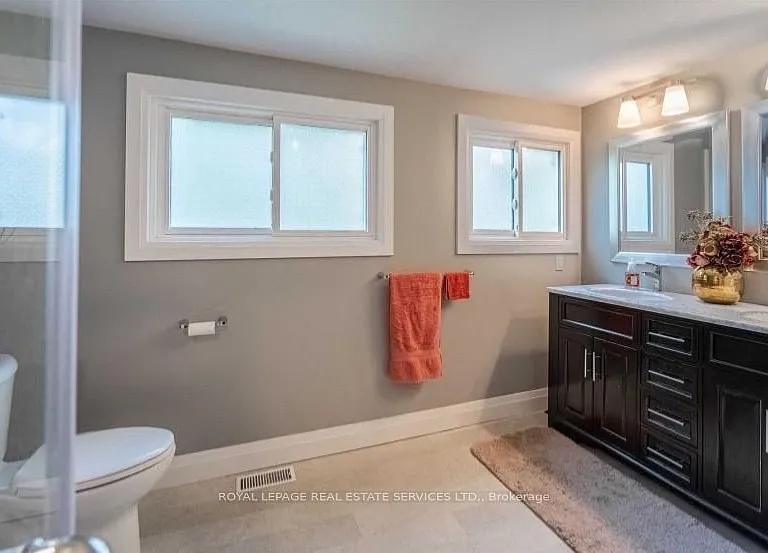 2365 Selwyn Bay Ln — Photo 28