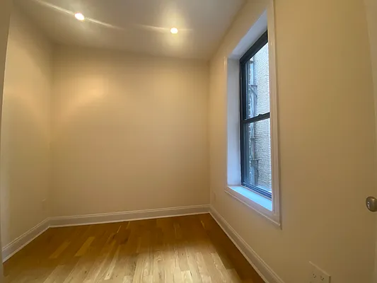 Rented by City Connections Realty | media 19