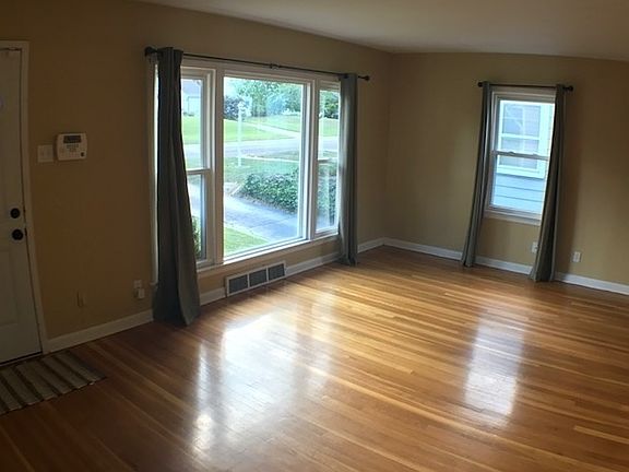 2nd image of 7063 Circleview Dr