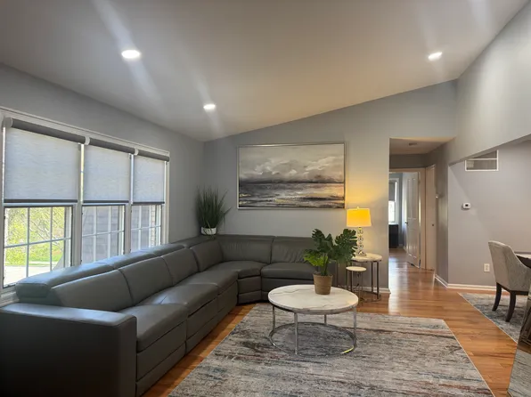 50 Falls Bridge Dr #50, Totowa, NJ 07512