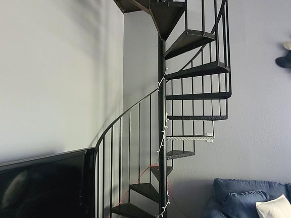 2nd image of 303 W 35th St Unit 303