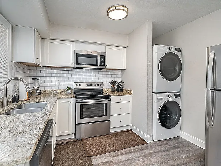 1516 Seigle Ave #2 — Photo 2