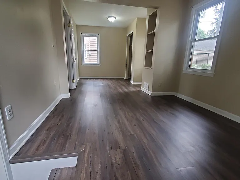 520 Burroughs Ave — Photo 19
