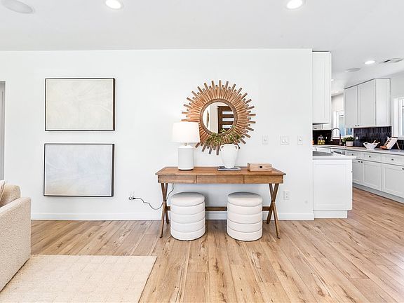 4th image of 6023 Greenmeadow Rd