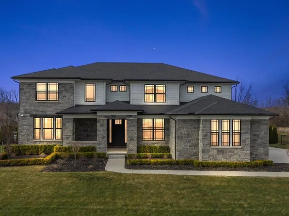 21369 Ballantyne Blvd, Northville, MI 48167