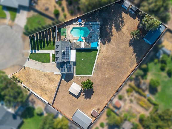 2nd image of 2039 Cambridge Dr