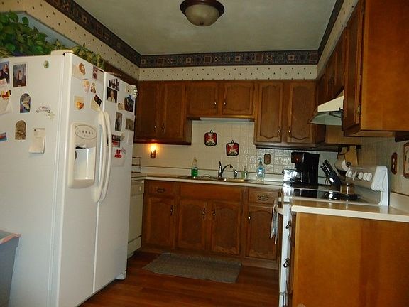 3rd image of 1140 Southview Dr
