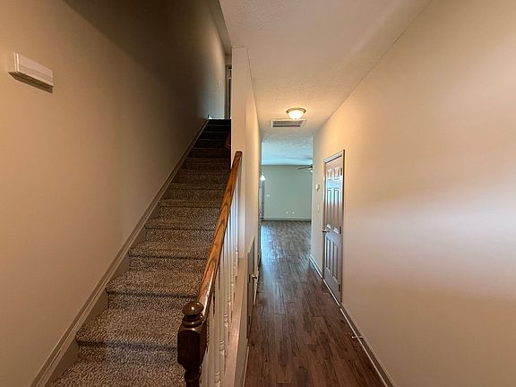 3rd image of 110 Audley Ct #7