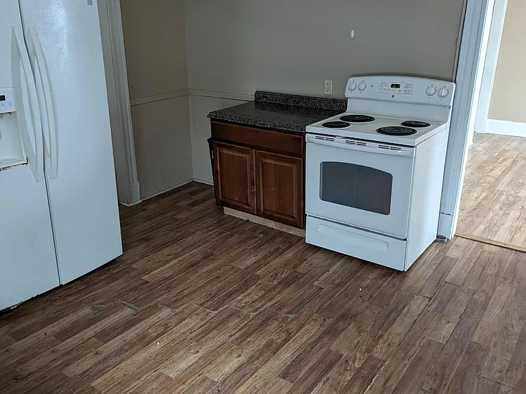 71 Divinity St — Photo 10
