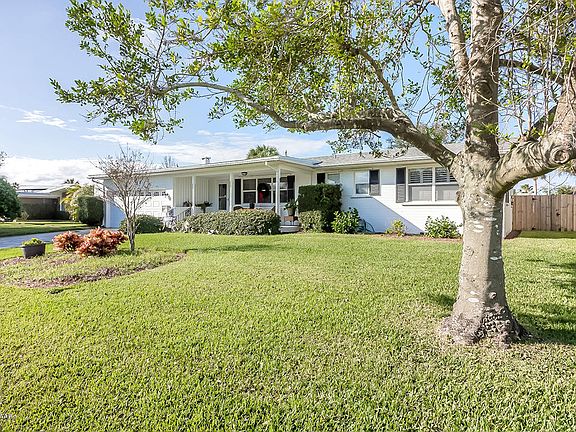 3rd image of 53 Ivanhoe Dr