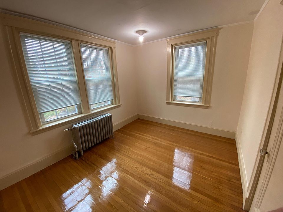1st image of 200 Presidents Ln APT 10