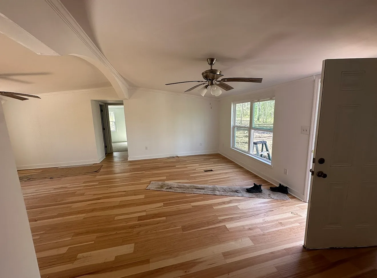 3 bed, 1344 sqft, $2,400 — Photo 2