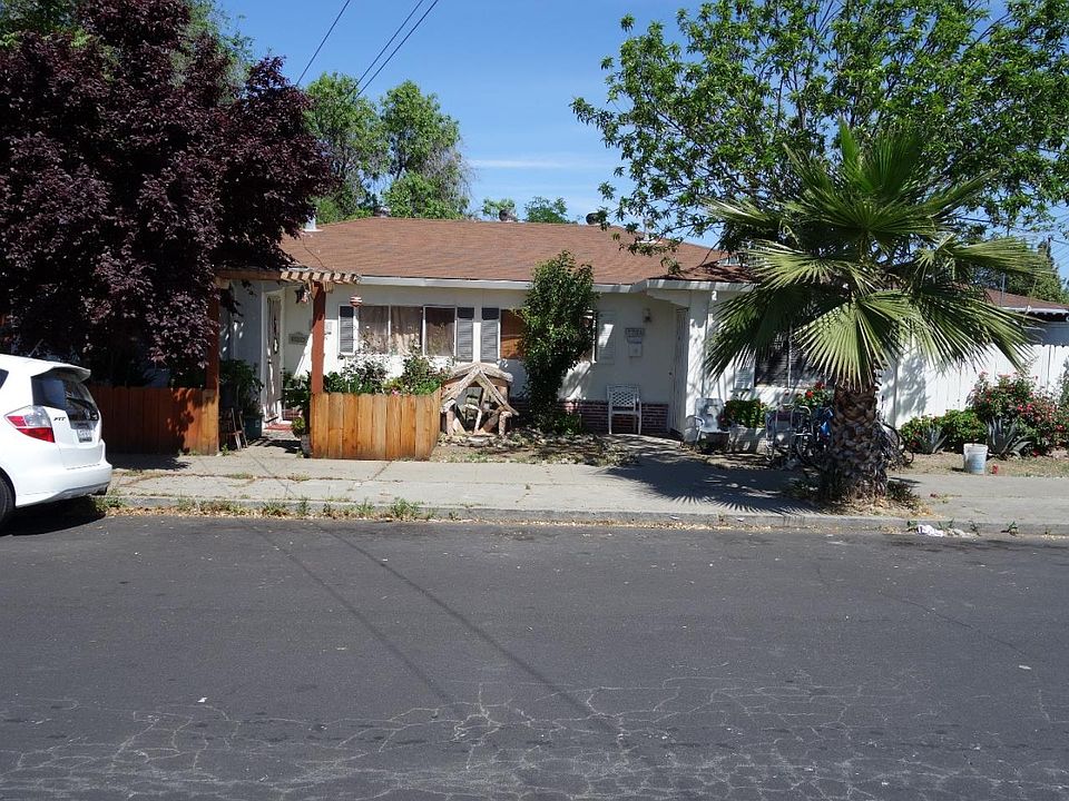 2nd image of 2286 Walnut St