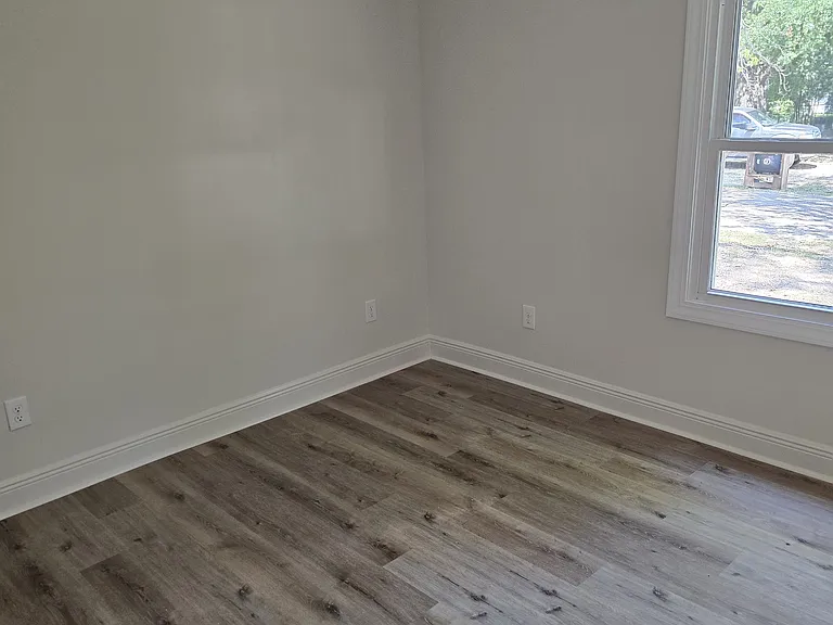 171 N 28th Ave — Photo 5