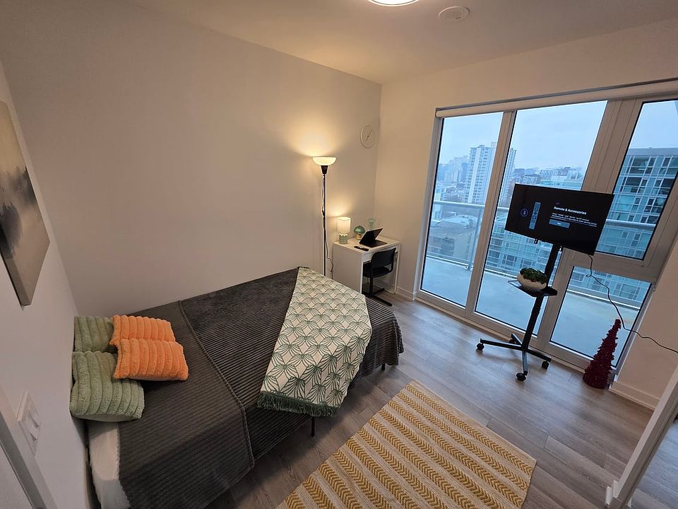 1st image of 230 Simcoe St #1334A