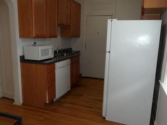 3rd image of 4608 N Elston Ave
