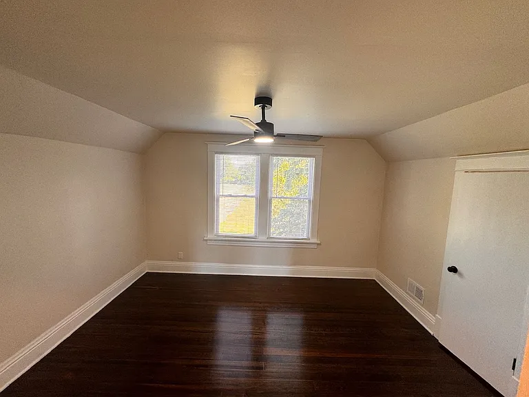 15745 Drexel Ave — Photo 6