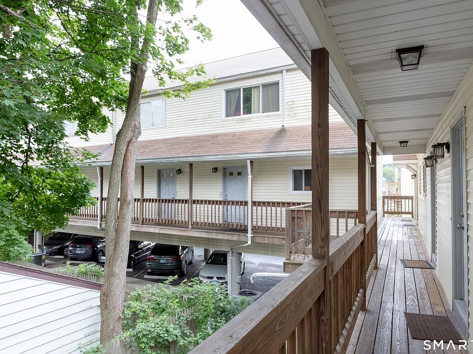 1st image of 2 Washington Court #8