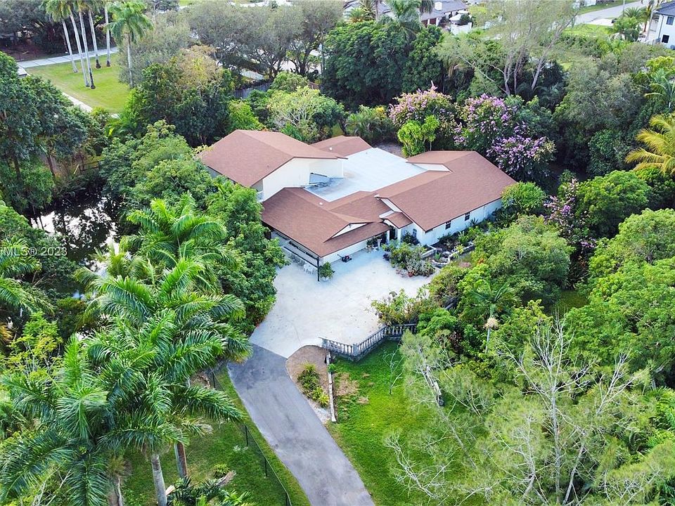 1st image of 11500 SW 26th St