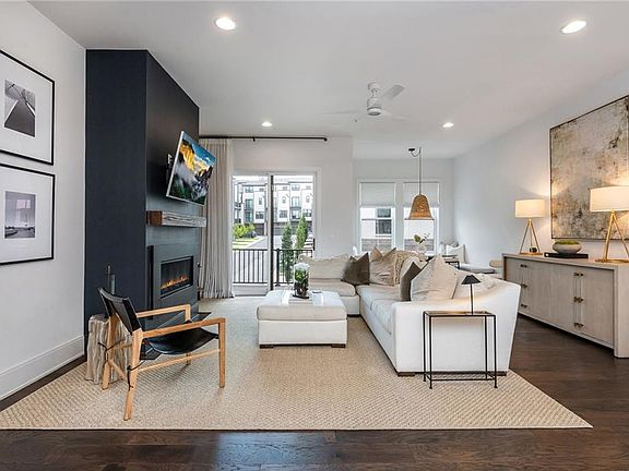 4th image of 1038 Culpepper St NW