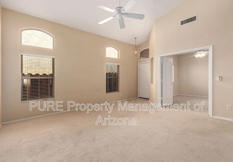 10652 W Coronado Rd — Photo 2