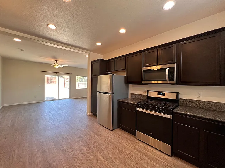 2209 Windrow Dr — Photo 5