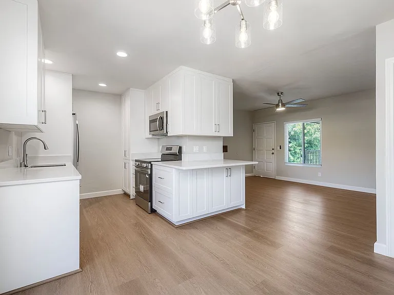 2538 C St #7 — Photo 5