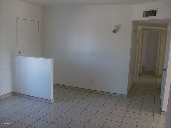 5th image of 4166 E Frankfort Sv