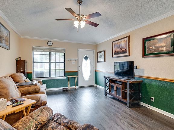 4th image of 204 Joshua St