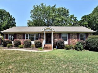 3007 Plentywood Dr, Matthews, NC 28105