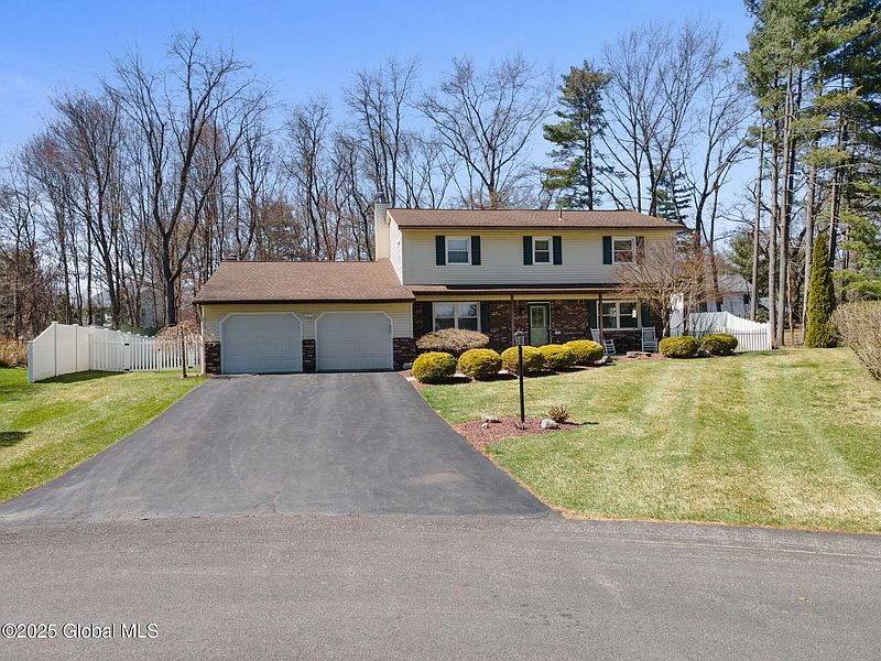 2nd image of 5 Cherry Hills Court