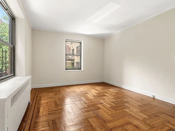 4th image of 110 Bennett Ave APT 6B