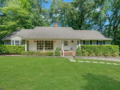 35 Manor Dr, Basking Ridge, NJ, 07920