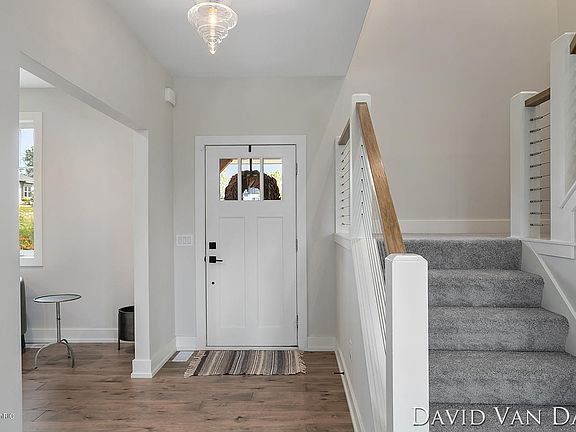 4th image of 2148 Birch Hill Ct NE