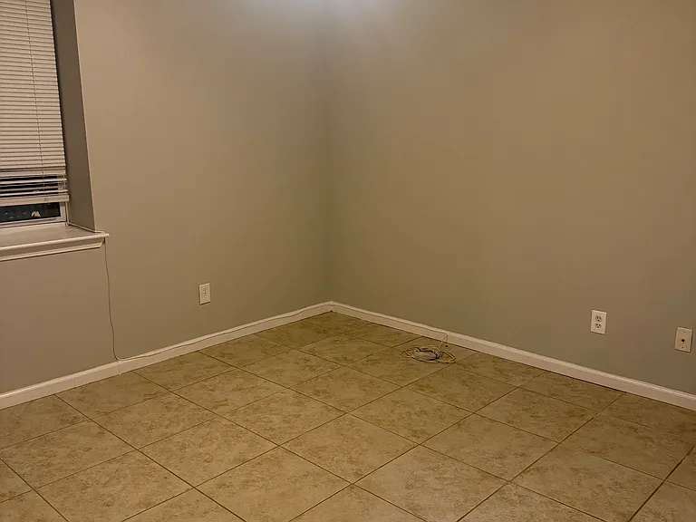 374 Sip Ave #1R — Photo 3