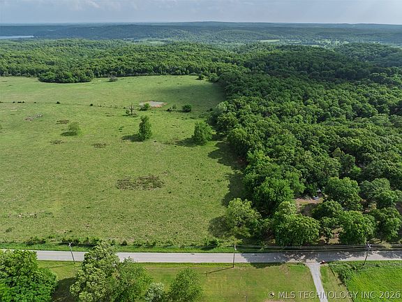 5th image of 10464 E 420th Rd