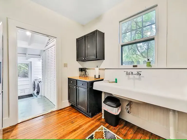 11 Myrtle Ave — Photo 16