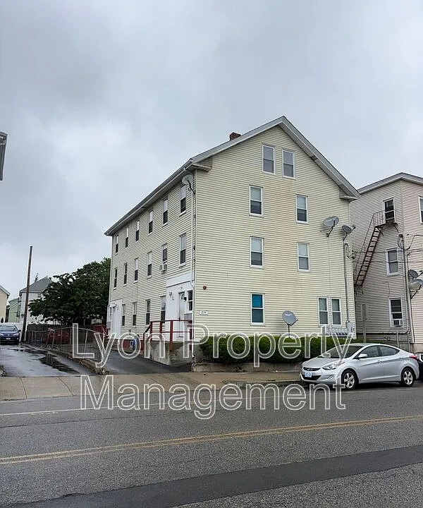 234 East St #1F