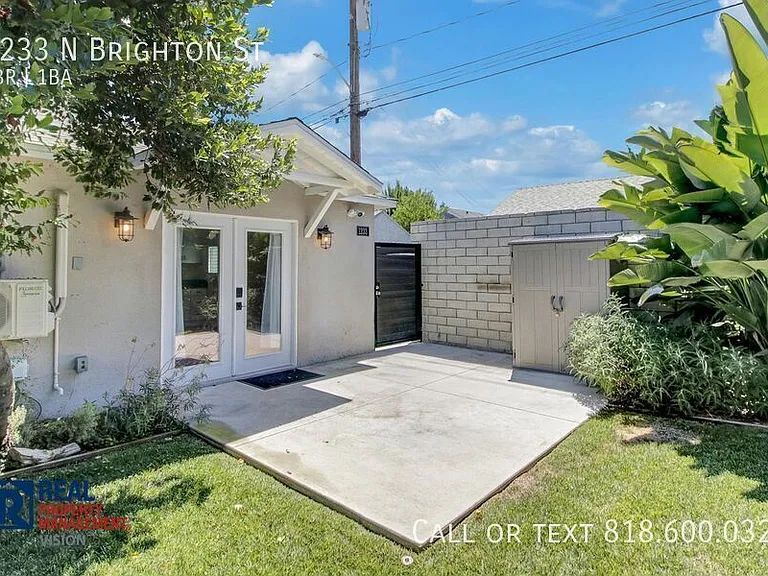 1233 N Brighton St — Photo 25