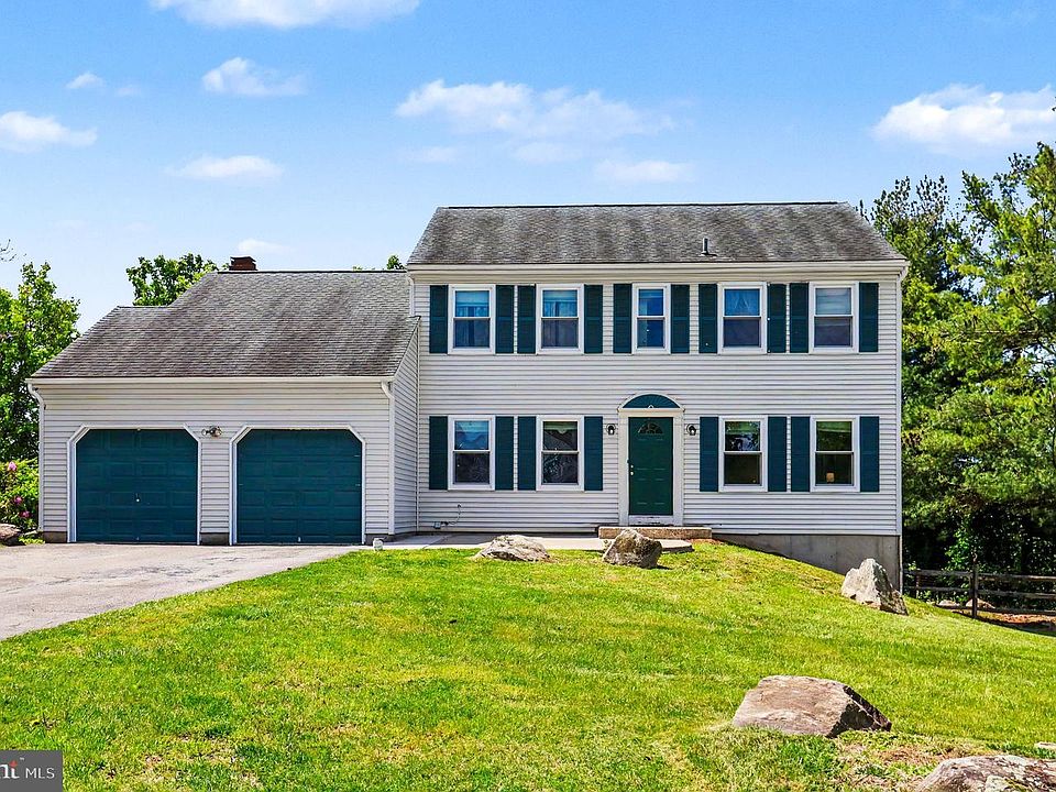1st image of 102 Heather Hill Dr