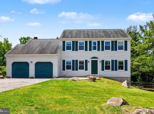 102 Heather Hill Dr, Downingtown, PA 19335