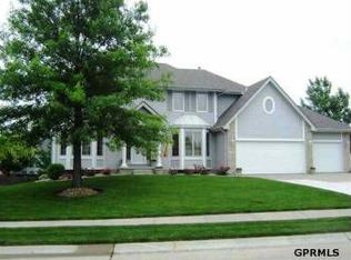 17462 U St, Omaha, NE 68135