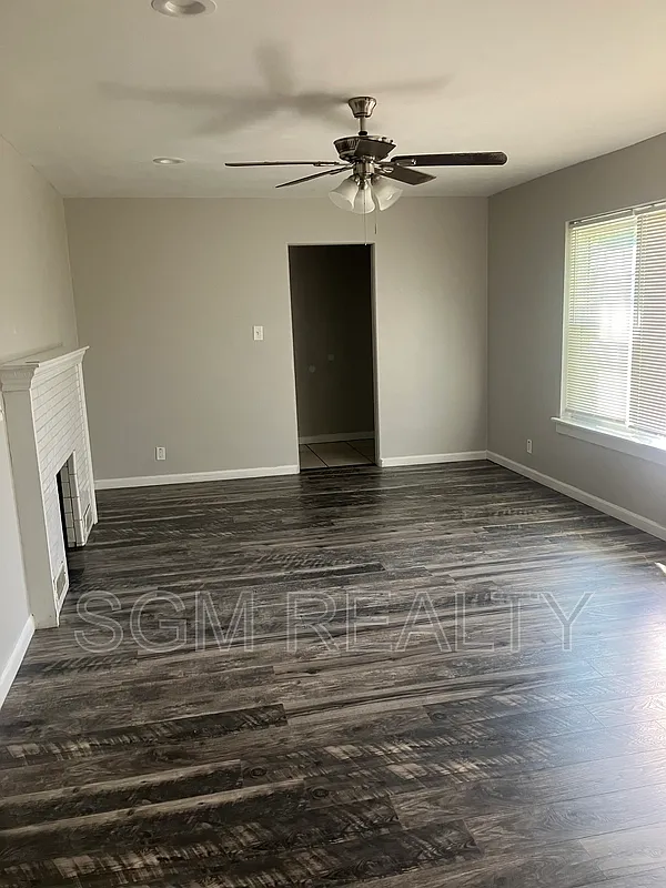 4 bed, 2.5 bath, 2415 sqft, $2,600 — Photo 3